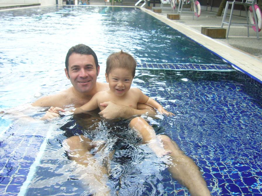 Paul and Leo in
              Taichung hotel